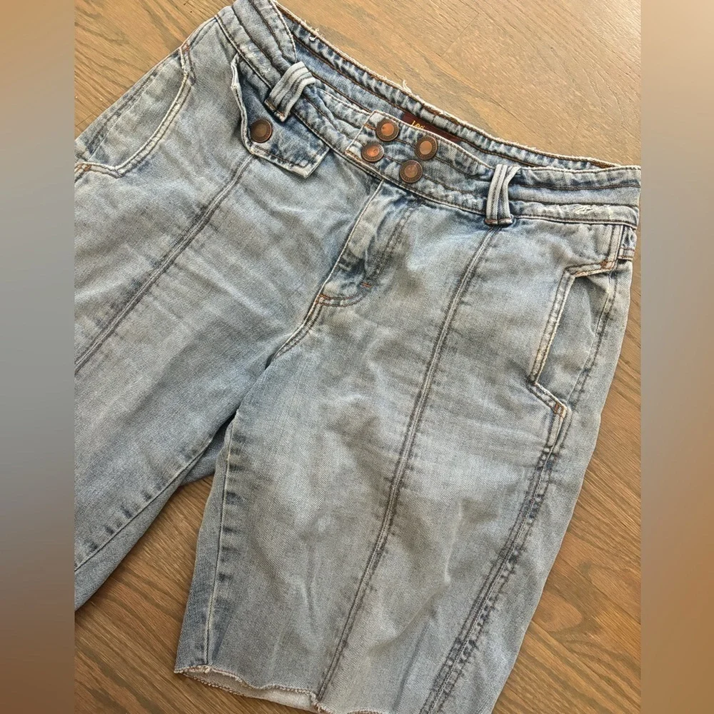 Lee Vintage women’s Denim Jorts Long Shorts Bermuda’s size 9/10